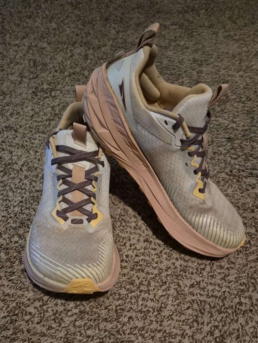 ALTRA Women's Experience Wild 2 Trail Women's Light Gray and Pink Running Shoes